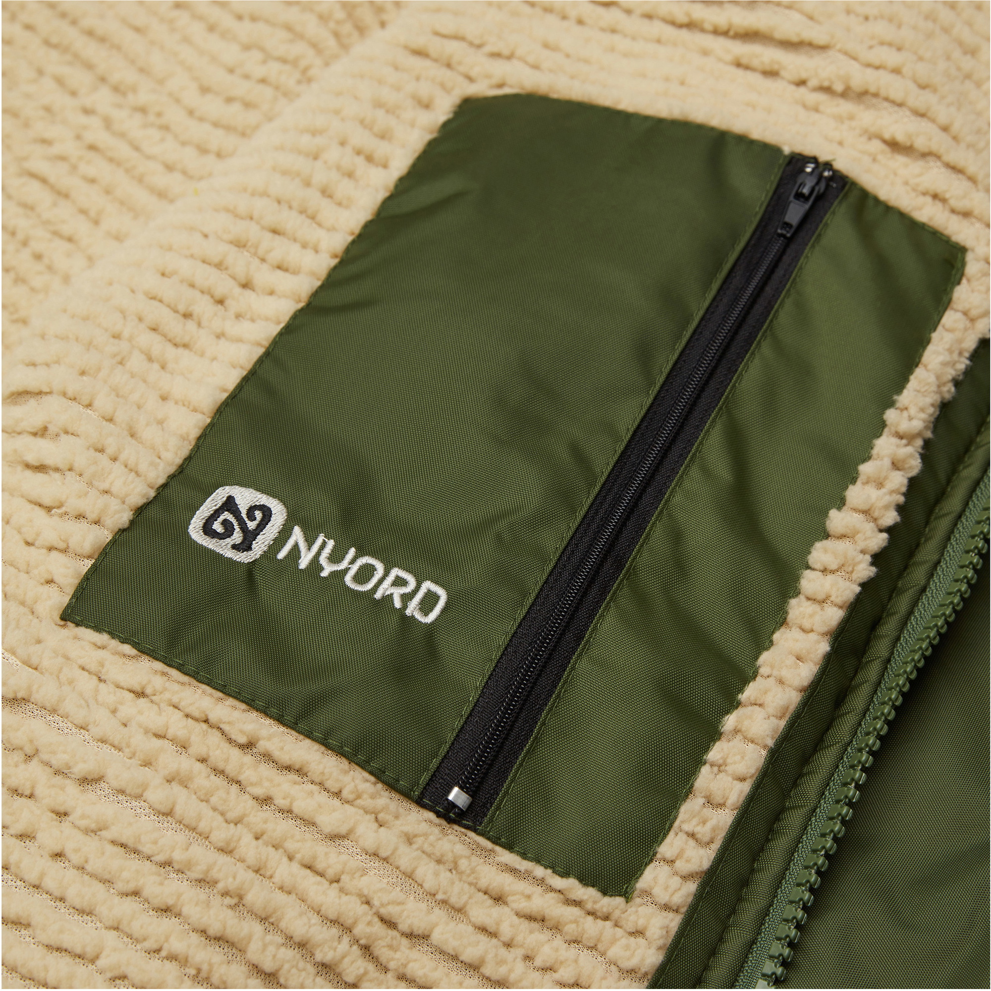 2026 Nyord Primaloft Outdoor Changing Robe ACC0005 - Khaki / Ecru