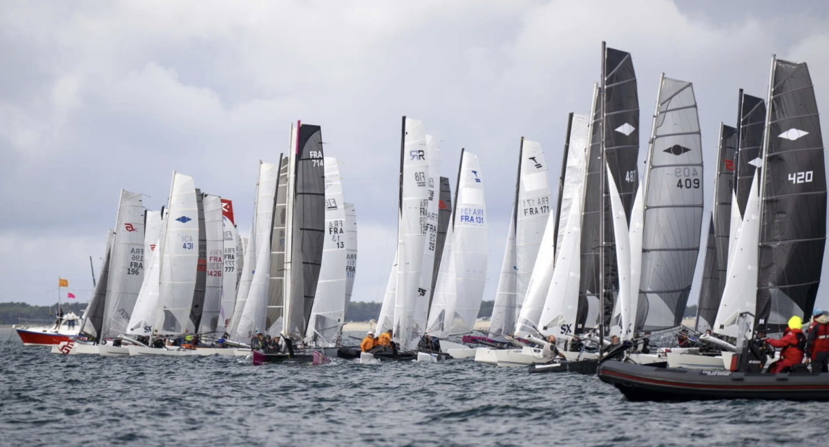 Catamarani Hurricane 5.9 SX in regata all'Eurocat di Carnac, in Francia